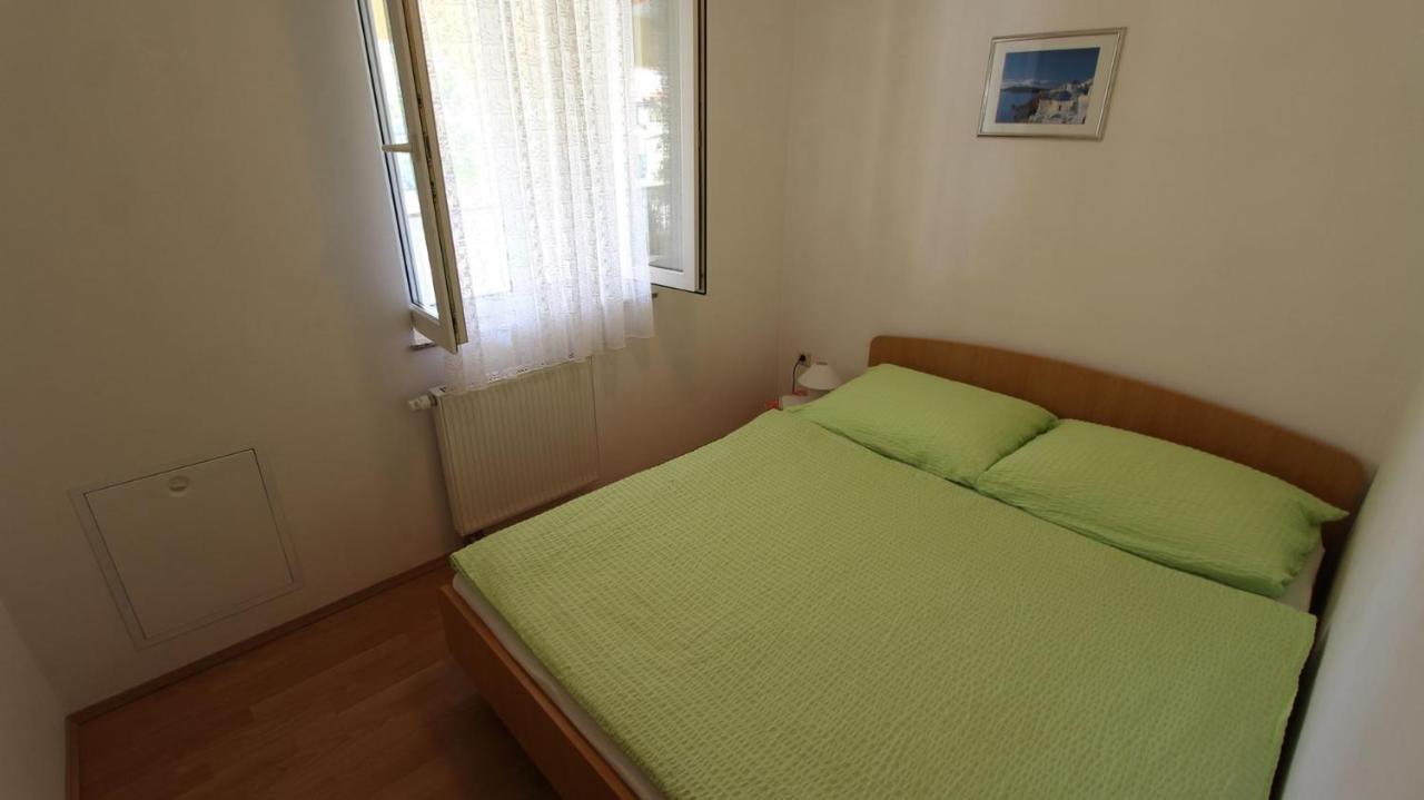 Apartments Serbecic Малинська Екстер'єр фото